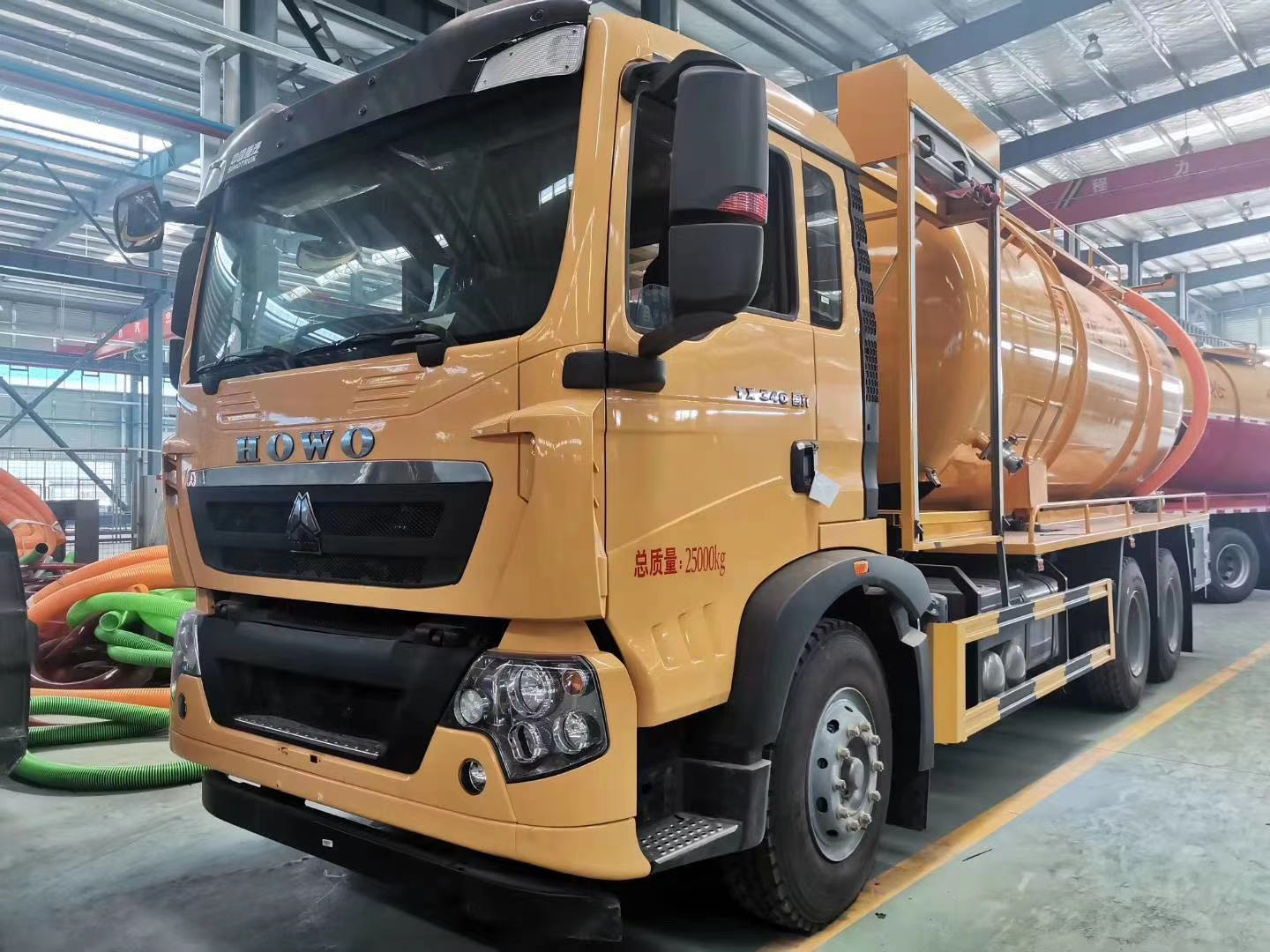 新品出征：重汽??沃豪??TX清洗吸污車，清洗吸污兩不誤