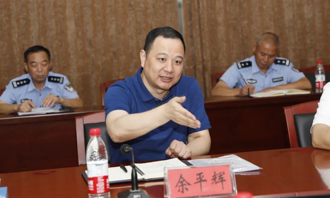 優(yōu)化營商環(huán)境，助推企業(yè)發(fā)展----湖北省公安廳領(lǐng)導(dǎo)與隨州市企業(yè)家座談會在程力汽車集團隆重舉行