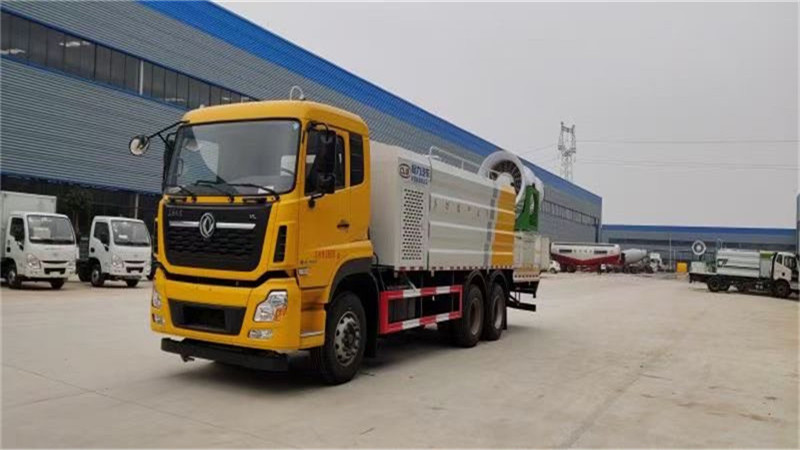 保衛(wèi)藍(lán)天射程30米多功能抑塵車顯身手