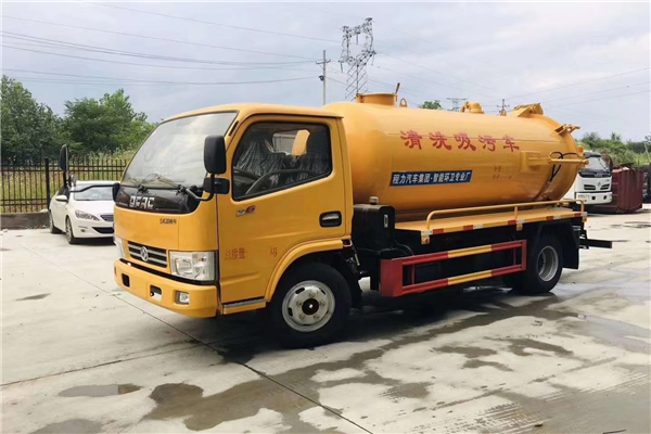 誰(shuí)是專用車界的大小王，東風(fēng)多利卡吸污灑水冷藏車等為生活而服務(wù)