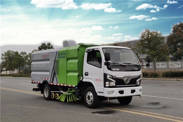 道路環(huán)衛(wèi)“吸睛神器”：洗掃車可不僅僅只有兩把刷子！