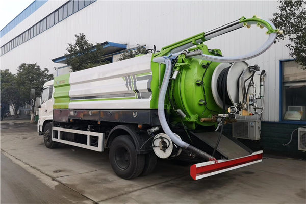 程力多功能高壓清洗吸污車一車兩用，省錢省力，經(jīng)濟(jì)劃算