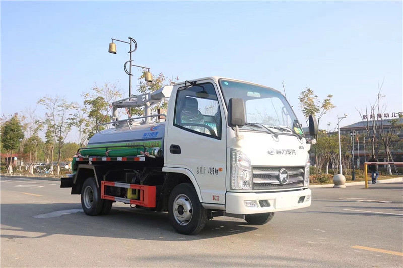 好產(chǎn)品會說話，凱馬國六2方藍牌吸糞車不超重  