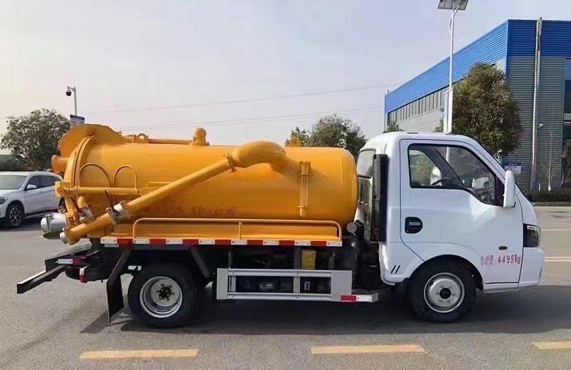 2021年公布藍牌新規(guī)后地下室藍牌吸污車東風途逸緊急響應符合新政策