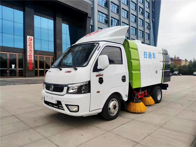 東風(fēng)途逸掃路車物業(yè)，小區(qū)環(huán)衛(wèi)首選車身比較小巧靈活，純電動(dòng)、汽油、柴油三種動(dòng)力可供選擇