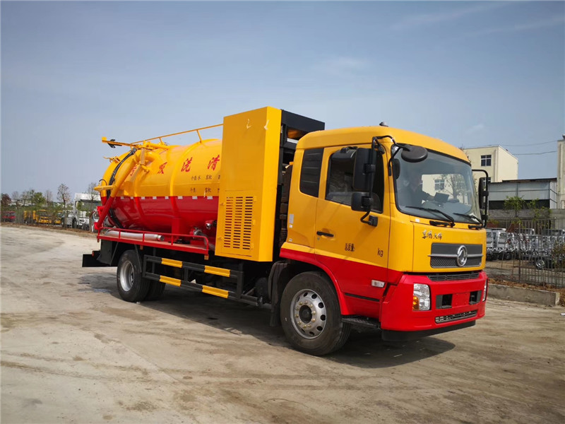 東風天綿15方清洗吸污車罐體8mm碳鋼制作,水循環泵水箱不銹鋼制作