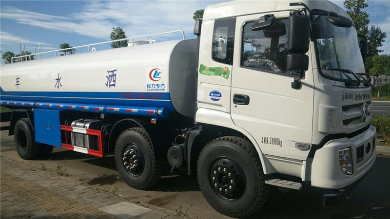 東風專底灑水車具有防波蕩作用，嚴格按照國家機動車公告制作