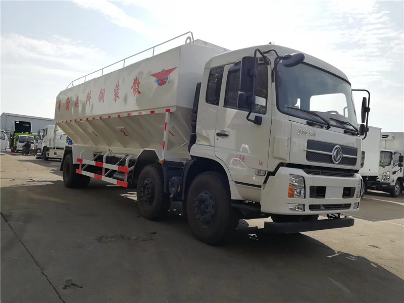 東風天錦散裝飼料運輸車獨立控制各分倉卸料順序和速度