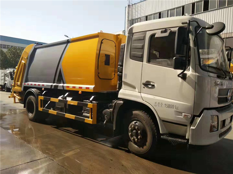 東風天龍后雙橋壓縮垃圾車有效地防止了收集、運輸過程的撒落