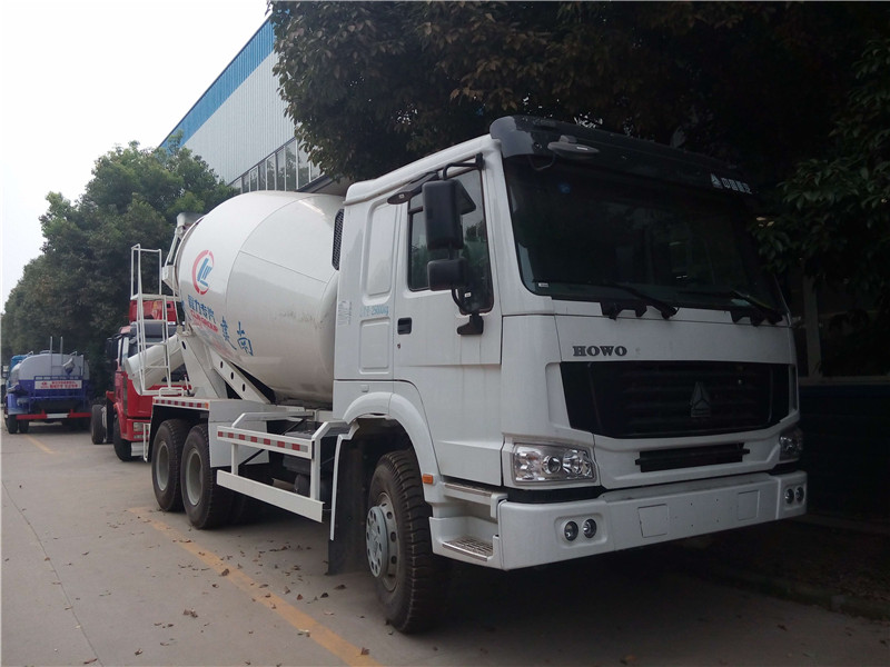 東風勁諾6方混凝土攪拌車機械化作業，代替勞動力，靈活且方便