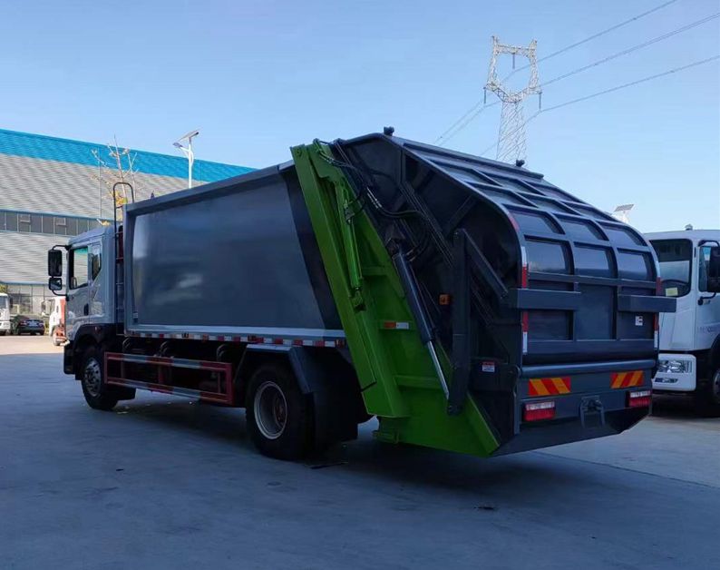 東風(fēng)多利卡D9十八立方壓縮垃圾車