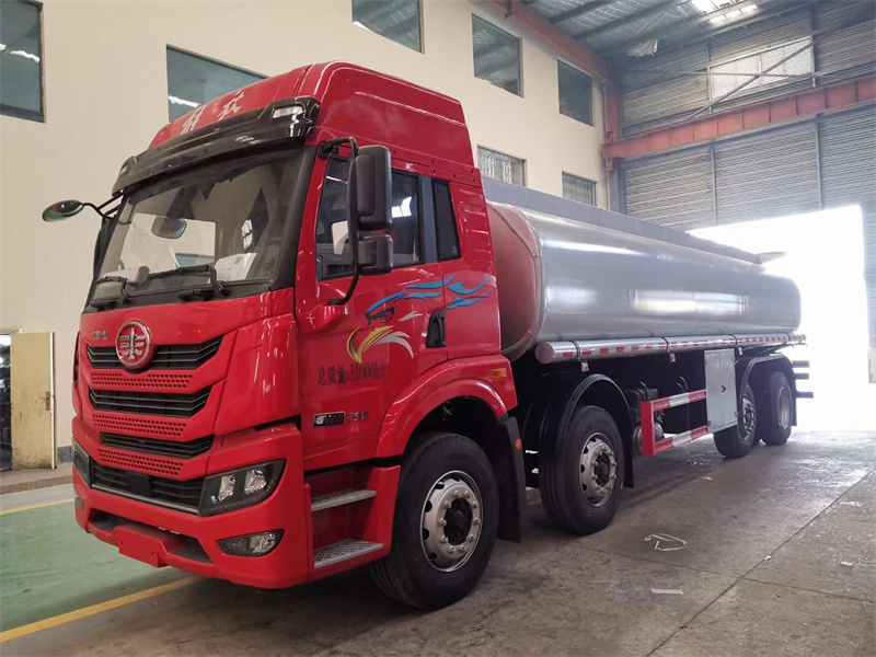 國(guó)六解放8*2普通24.5方液體罐式運(yùn)輸車