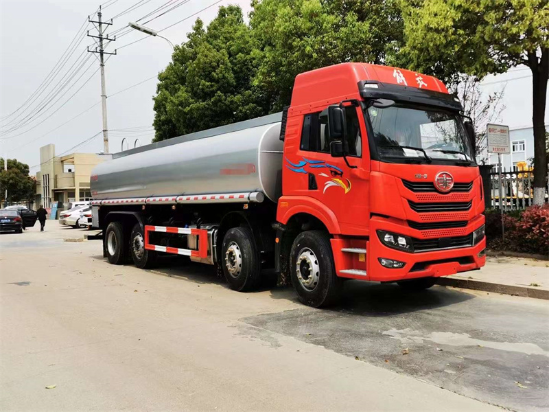 減水劑運輸車與普通供液車有什么區(qū)別