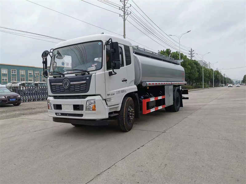 東風(fēng)天錦16方減水劑運(yùn)輸車