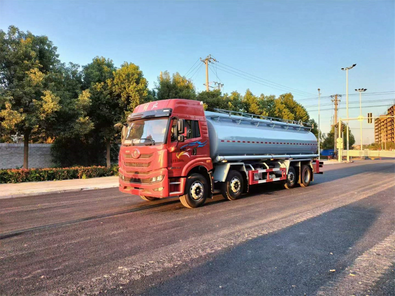 解放8x4減水劑22方運(yùn)輸車