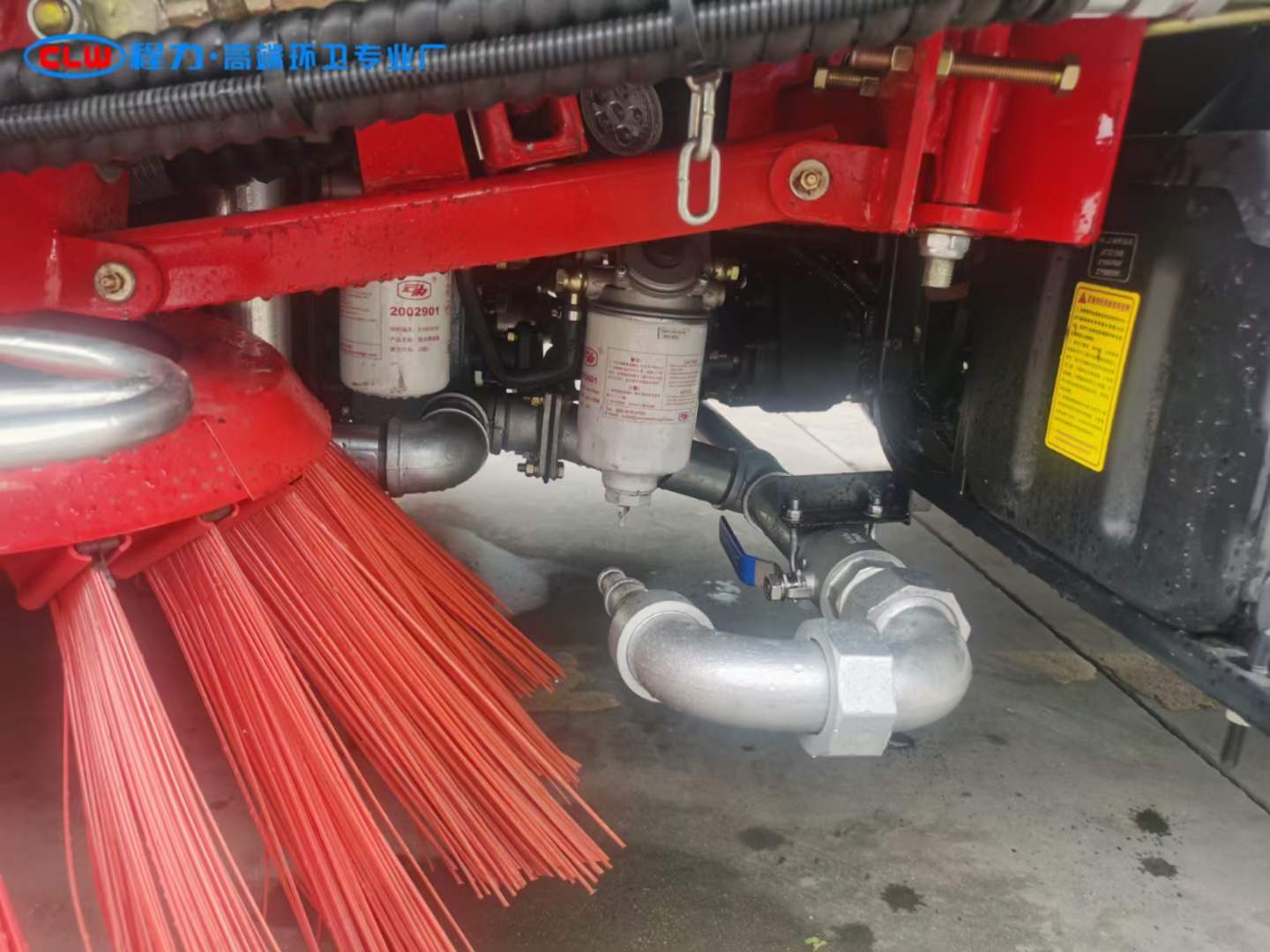 掃路車、洗掃車、吸塵車、干掃車到底有什么區(qū)別