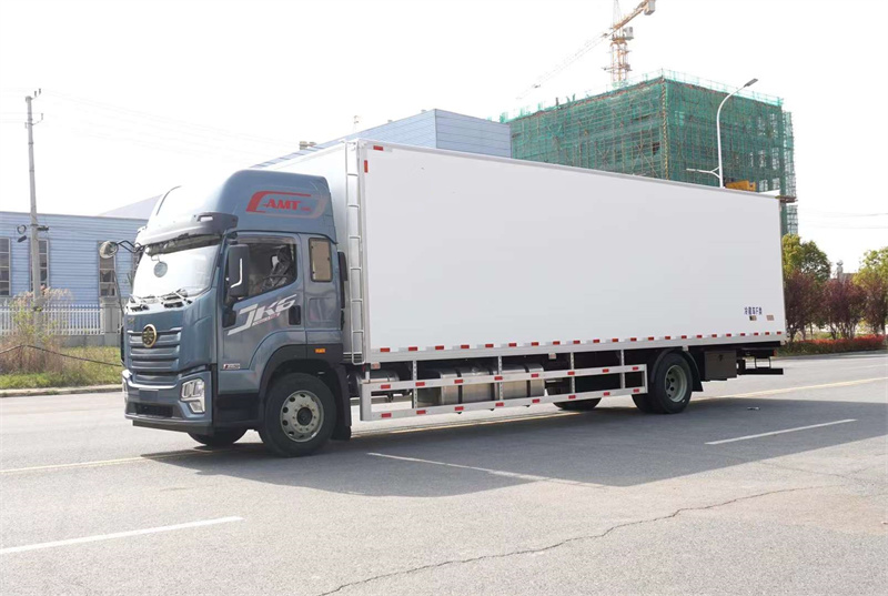 國(guó)六福田歐曼EST9.5米冷藏車