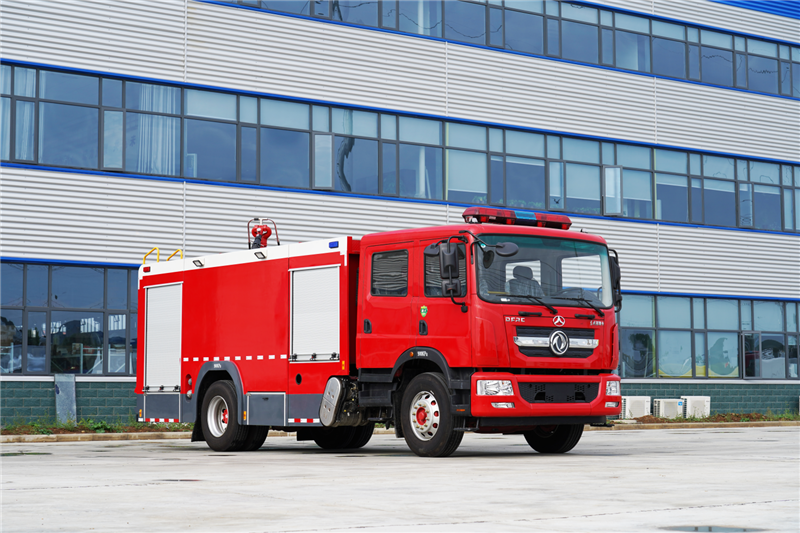 東風(fēng)多利卡7方泡沫消防車(chē)