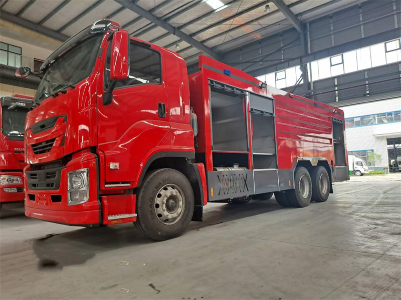 五十鈴12方泡沫消防車(chē)