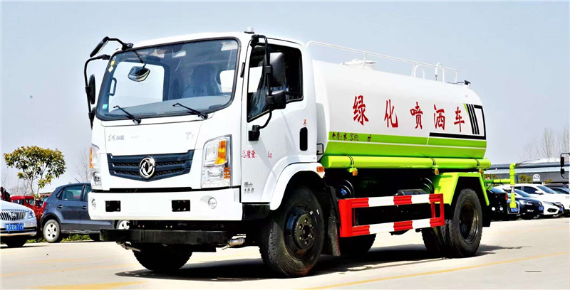 程力灑水車日常維護及保養(yǎng)正確使用方法