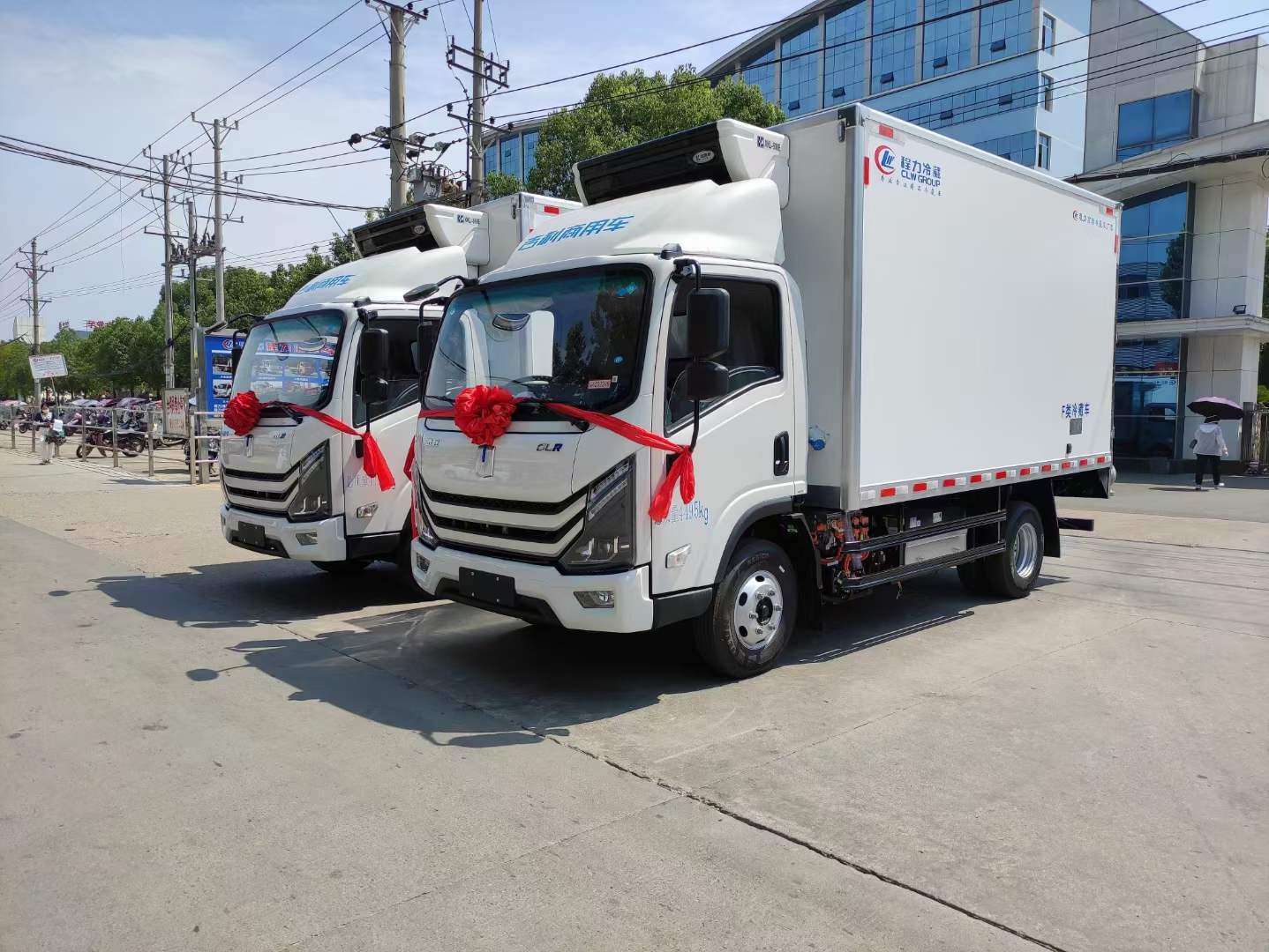 吉利新能源綠牌冷藏車兩臺(tái)發(fā)往廣東