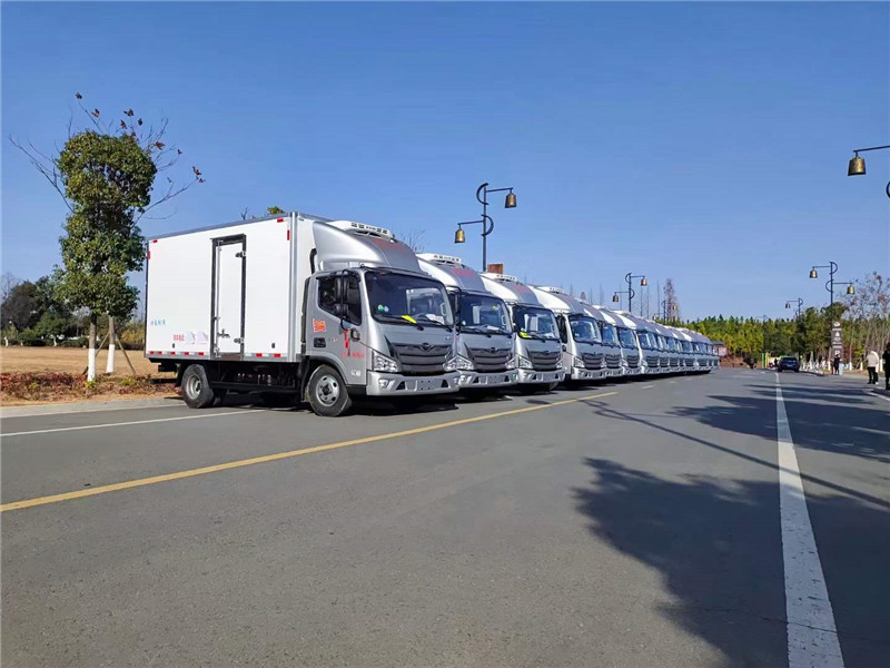 福田領航藍牌冷藏車發(fā)往北京