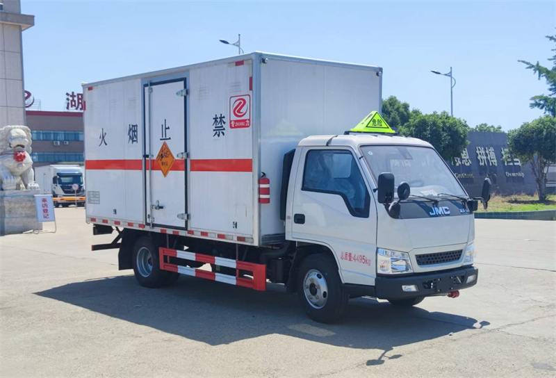 江鈴順達危險品運輸車