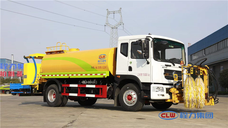 防撞車、護(hù)欄清洗車、灑水車三合一